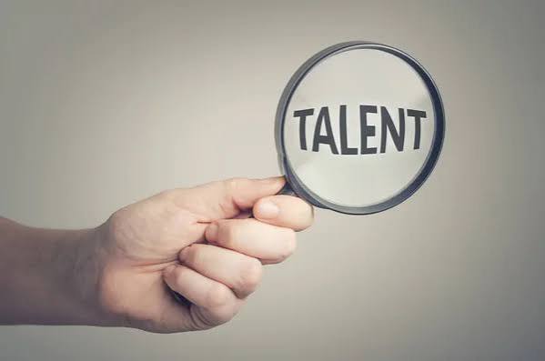 Acquisition de talents et renforcement des capacités